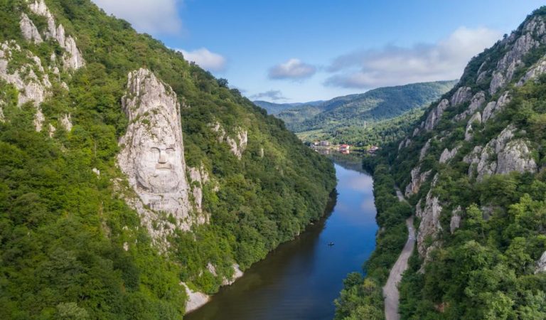 Cea mai mare sculptură din Europa se află în România
