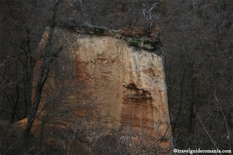 Râpele de la Mierag – Un Fenomen Geologic Neobișnuit