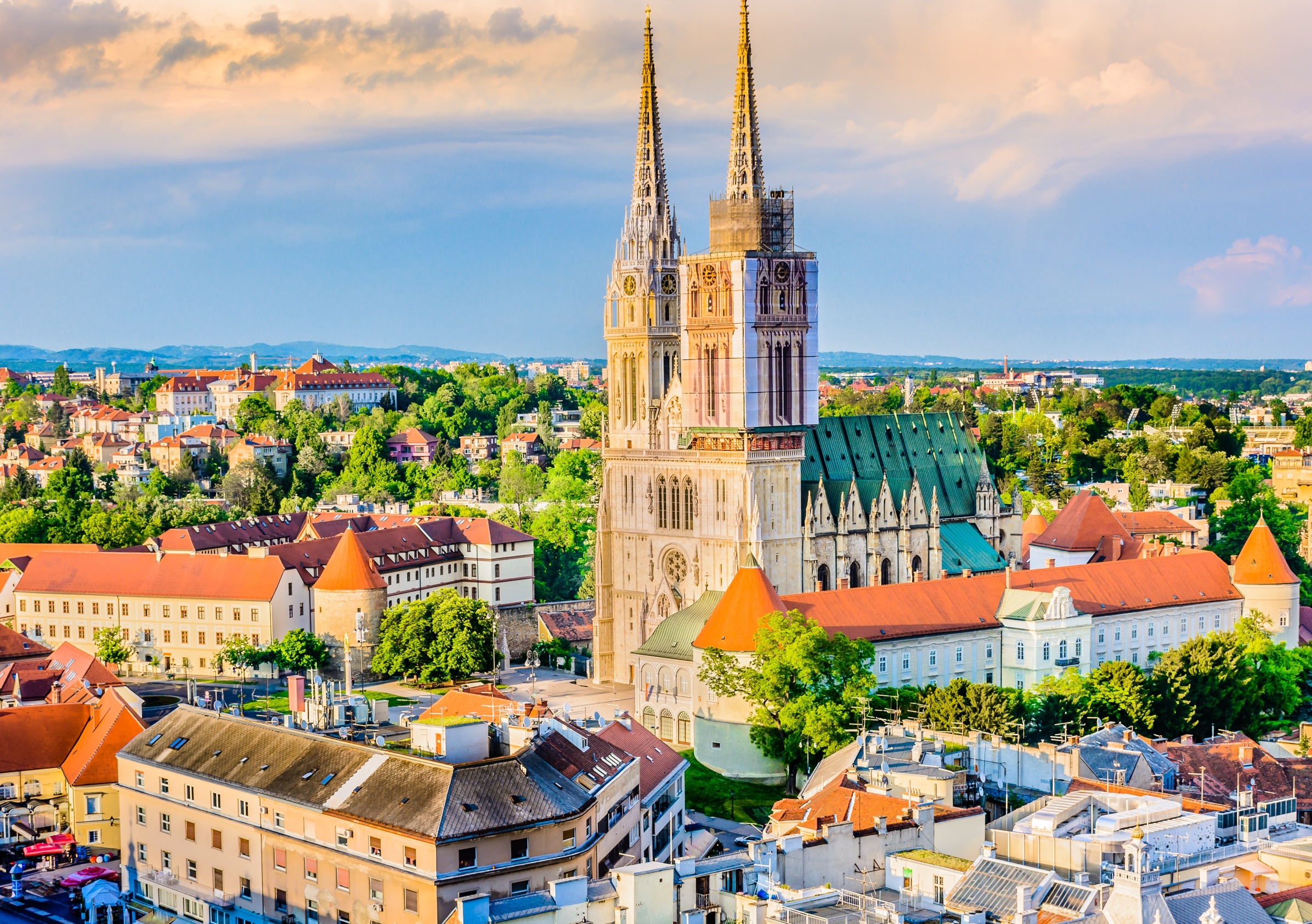 Top 10 destinații recomandate pentru luna iunie Top 10 destinații recomandate pentru luna iunie