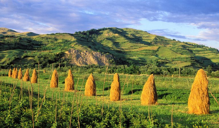 10 frumuseți rurale care te vor impresiona în România