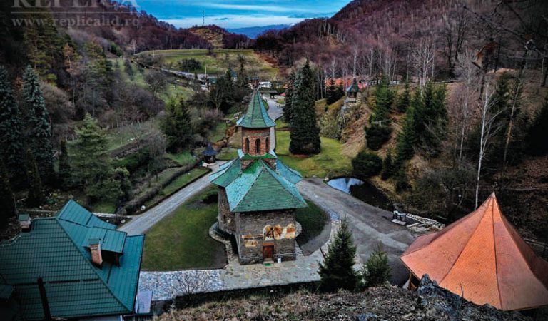 Mănăstirea Prislop, poarta spre o lume a minunilor