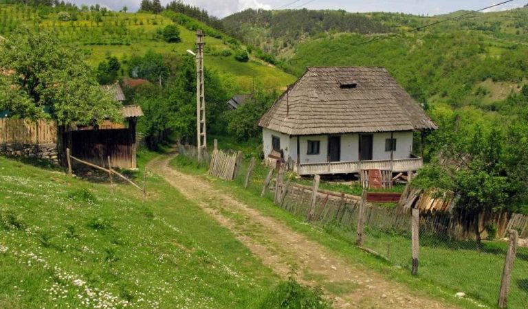 Satul autentic românesc