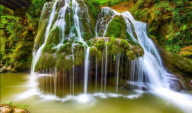 Cascada Bigăr – regina cascadelor se află pe plaiuri românești