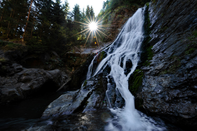 Cascada Vălul Miresei – destin pierdut  între stânci