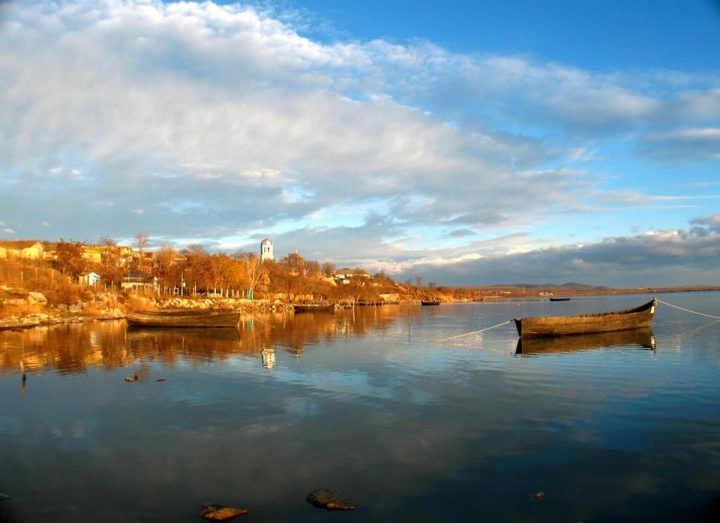 Lacul Razim lac spectaculos în Delta Dunării România Turistică ROMTUR