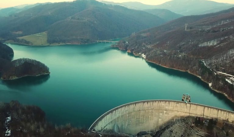 Lacul Păltinoasa – marea dintre munți