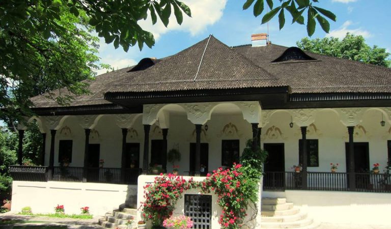 Conacul Bellu, în care astăzi funcționează Muzeul Memorial Alexandru Bellu Conacul Bellu, în care astăzi funcționează Muzeul Memorial Alexandru Bellu